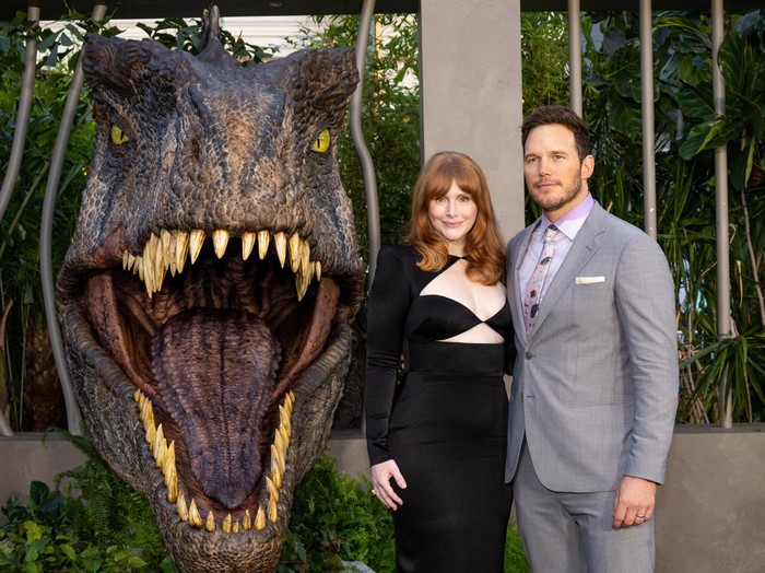 HOLLYWOOD, CALIFORNIA - JUNE 06: Bryce Dallas Howard and Chris Pratt arrive at the Los Angeles premiere of Universal Pictures Jurassic World Dominion on June 06, 2022 in Los Angeles, California. (Photo by Emma McIntyre/WireImage)