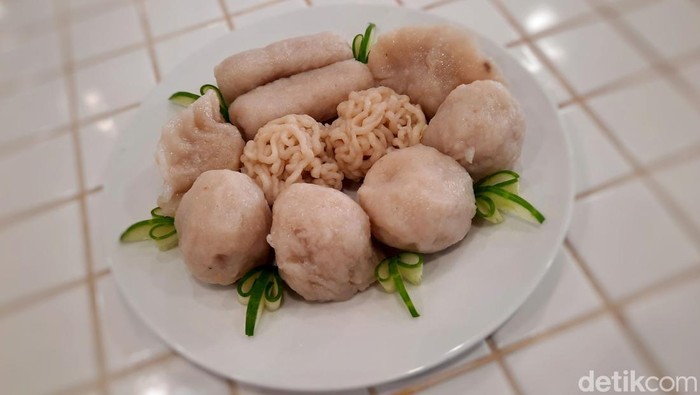 Adu Rasa Pempek Ikan Gabus dan Tenggiri, Enak Mana Sih? Penikmat makanan pempek tentu tahu jenis ikan tenggiri dan gabus yang biasa digunakan sebagai bahan baku. Nah, lebih enak mana pempek ikan tenggiri atau gabus?