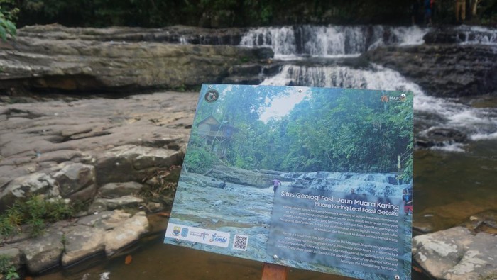 Air Terjun Muara Karing dan Fosil Ratusan JutaTahun