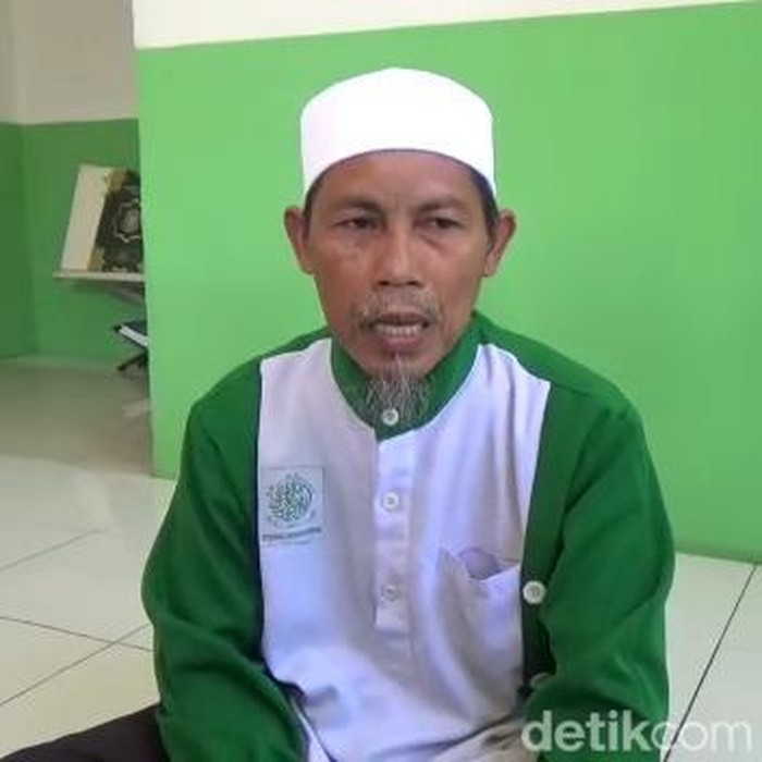Amir Khilafatul Muslimin Wilayah Surabaya Raya Aminuddin Mahmud di Masjid Al-Fatah Surabaya.