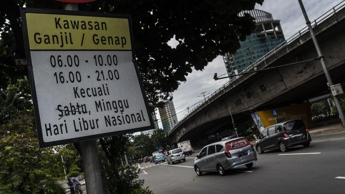 Batas ganjil genap jam berapa harus diketahui sebelum melakukan perjalanan ke Jakarta. Aturan ganjil genap berguna untuk mencegah kemacetan lalu lintas.