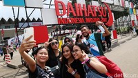 Para penonton tampak sangat antusias untuk menyaksikan langsung Indonesia Master 2022.