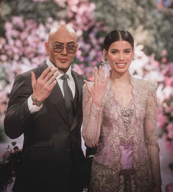 Deddy Corbuzier dan Sabrina Chairunnisa menikah.