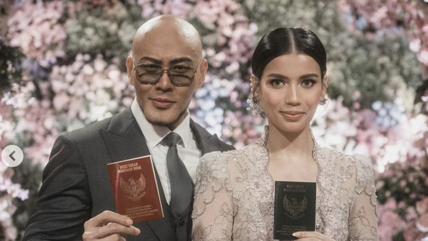 Deddy Corbuzier dan Sabrina menikah (Tangkapan layar Instagram @sabrinachairunnisa_andmastercorbuzier)