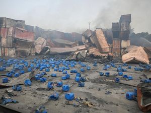 Duar... Gudang Kontainer di Bangladesh Hancur Gegara Ledakan Hebat