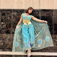 Semenjak kepergian sang kakak, Bibi Ardiansyah dan Vanessa Angel, Fuji lah yang membantu mengurus Gala Sky. Fuji sendiri kerap jadi sorotan karena kebaikannya yang mau mengurus keponakannya tersebut dan juga gayanya yang stylish. Foto: Instagram/@fuji_an