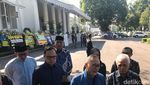 Foto: Tokoh dan Warga Saling Kuatkan Pundak Ridwan Kamil di Pakuan