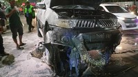 Seorang juru parkir di sekitar Ayam Goreng Malioboro, Diki Permadi, mengatakan saat itu kedua kendaraan sama-sama melaju dari arah timur. Sepeda motor Honda Beat AD 3915 OS yang dikendarai KI (68) berada di depan mobil Mitsubishi Pajero AD 1492 FA yang dikemudikan CIH (17). (Foto: dok. Satlantas Polres Sukoharjo)