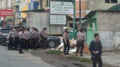 Penampakan Proses Penangkapan Pimpinan Khilafatul Muslimin di Lampung