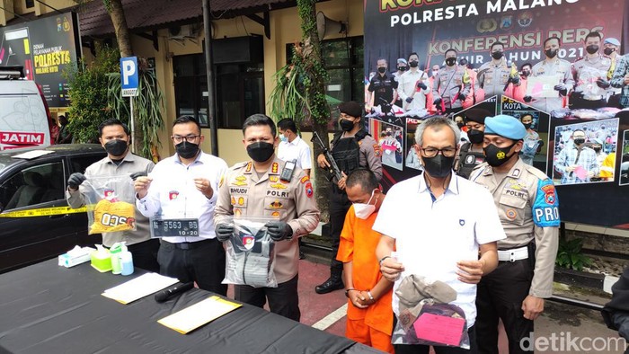 Konferensi pers pengungkapan kasus pembunuhan oleh Polresta Malang Kota.