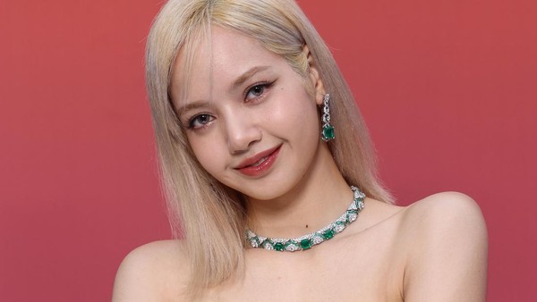 Foto: Adu Gaya Lisa dan Rose BLACKPINK, Hadiri Acara Brand Perhiasan