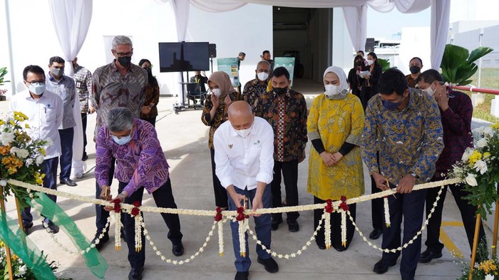 PT Nestle Indonesia melakukan perluasan kapasitas produksi. Peresmian pabrik susu di Karawang, Jawa Barat ini dihadiri Menteri Luhut Pandjaitan dan Teten Masduki.