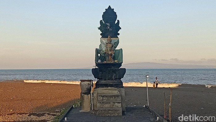 Mengunjungi Pura Campuhan Windhu Segara, Tempat Melukat di Bali Ritual melukat mencuri perhatian publik karena banyak dilakukan pesohor di Tanah Air. Ritual pembersihan diri ini dapat dilakukan di Pura Campuhan Windhu Segara