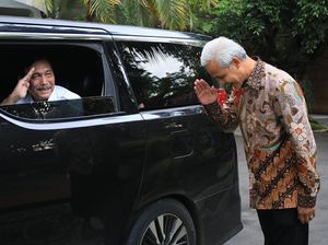 Ganjar Dikomplain Luhut soal Banjir Rob di Semarang