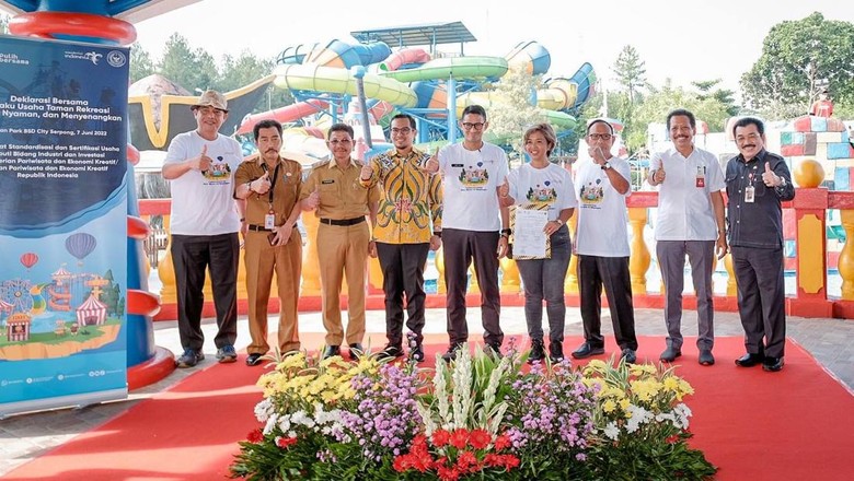 Menparekraf Sandiaga Uno Menparekraf Sandiaga Uno
