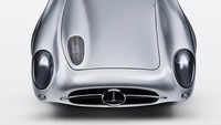 Ini dia mobil termahal di dunia: Mercedes-Benz 300 SLR Uhlenhaut Coupe prototypes. Baru-baru ini mobil bikinan tahun 1955 ini dijual dengan harga Rp 2 triliun lebih dalam sebuah lelang tertutup (Foto: mercedes-benz.com)