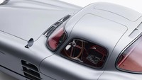 Mobil ini cuma dibuat dua buah di dunia, di mana satu unit lainnya masih dipajang di museum Mercedes-Benz. Uhlenhaut diambil dari nama kepala insinyur Mercedes ketika mobil itu dibuat. (Foto: mercedes-benz.com)