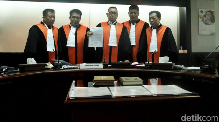 Momen DPP Gerindra Pecat M Taufik DPP Gerindra memecat M Taufik dari partai. Keputusan diambil dalam sidang majelis kehormatan partai. Ini momennya.