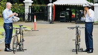 Presiden Joko Widodo (Jokowi) menerima kunjungan Perdana Menteri (PM) Australia Anthony Albanese di Istana Kepresidenan Bogor, Jawa Barat. Kunjungan ini merupakan yang pertama usai Albanese terpilih menjadi PM Australia.  