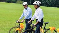 Untuk diketahui, Presiden Jokowi dan PM Albanese menggunakan sepeda bambu yang dirancang untuk digunakan di jalan raya. Sepeda tersebut merupakan hasil karya Singgih S. Kartono dari Kabupaten Temanggung, Provinsi Jawa Tengah.  