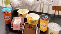 Nycta Gina juga sosok yang doyan makan. Saat itu Gina terlihat menikmati aneka minuman segar, dessert box, dan rice bowl. Foto: Instagram @missnyctagina