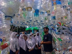 Edukasi Kondisi Sungai yang Tidak Baik-baik Saja Lewat Pameran Brantas Xoxo