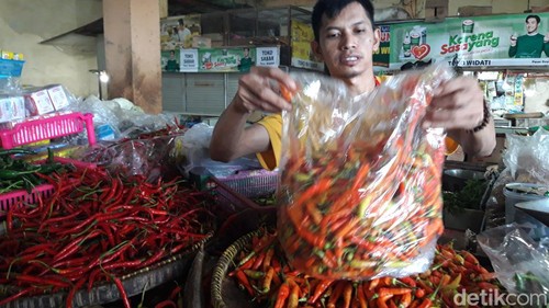 Pedagang cabai di Pasar Boyolali, Selasa (7/6/2022).
