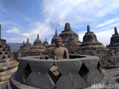 Menko PMK soal Borobudur: Kita Tinjau Lagi