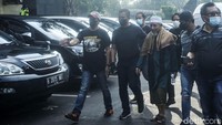 Polisi menyebut Abdul Qadir dijerat dengan Undang-undang tentang Organisasi Kemasyarakatan (Ormas) serta UU Informasi dan Transaksi Elektronik (ITE).