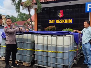 Polisi Bongkar Penimbunan BBM di Kuningan, 11 Ton Solar Diamankan