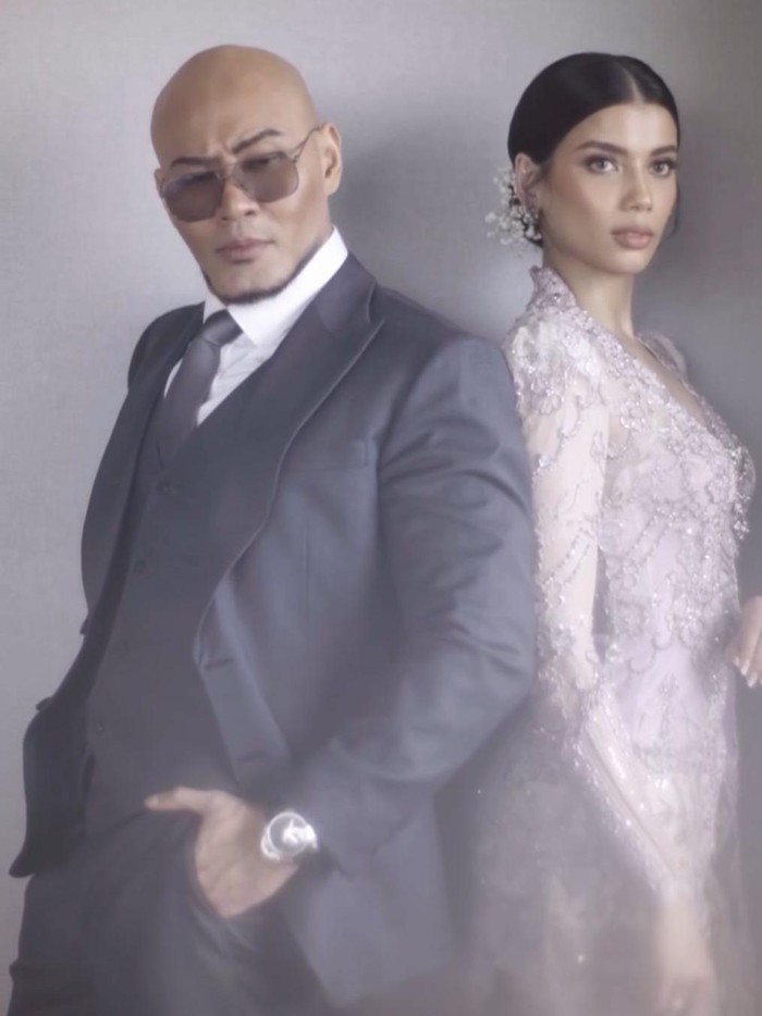 Potret Pernikahan Sabrina Chairunnisa dan Deddy Corbuzier