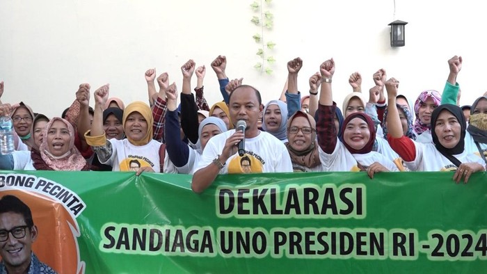 Relawan Sandiaga Uno