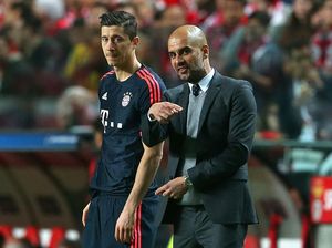 Momen Robert Lewandowski Jadi Pep Guardiola, Ferdinand pun Ngakak