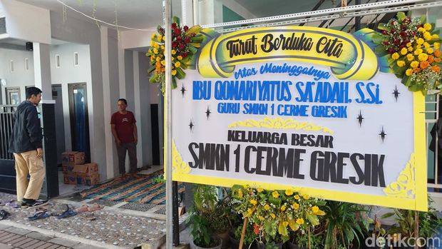 Rumah duka pasutri korban jambret Romokalisari di Kebomas, Gresik.