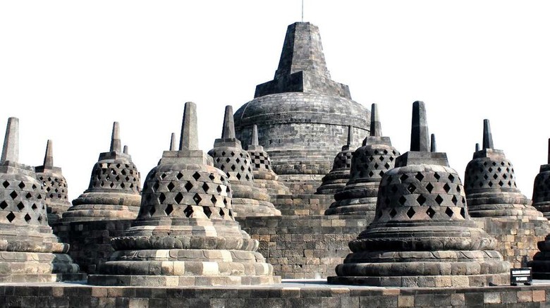 Rupa Stupa Candi Borobudur, Cek Infonya di Sini Stupa Candi Borobudur adalah simbol tempat bersejarah tersebut. Stupa adalah lambang agama Buddha yang berbentuk mangkuk terbalik dan terbuat dari bebatuan.