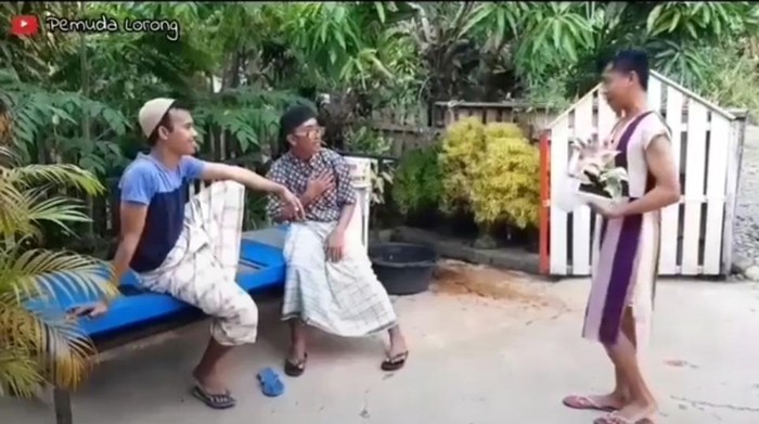 Salah satu adegan video parodi yang dibuat Pemuda Lorong.