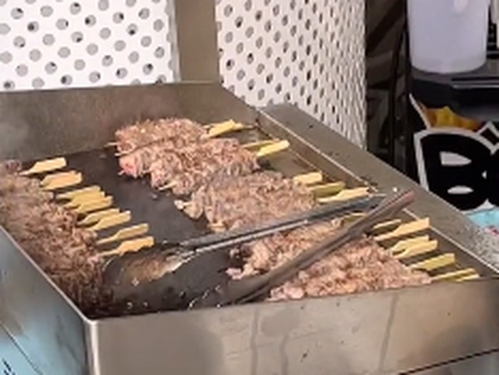 Sate Wagyu Rp 50 Ribuan di Warung Kaki Lima Malaysia