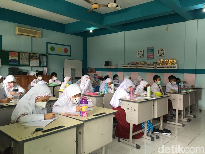 sd negeri di surabaya
