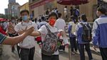 Begini Keramaian Siswa Jelang Ujian Masuk Perguruan Tinggi di Beijing