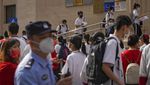 Begini Keramaian Siswa Jelang Ujian Masuk Perguruan Tinggi di Beijing