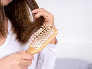 7 Arti Mimpi Rambut Rontok, Ketakutan hingga Masalah Kesehatan Mental