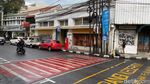8 Tiang Berjajar hingga Tutup Zebra Cross di Bandung, Ini Fotonya