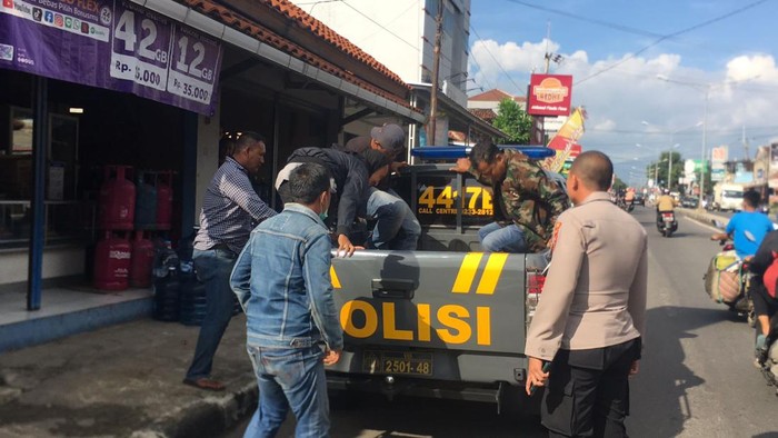 9 debt collector di Majalengka diamankan polisi.