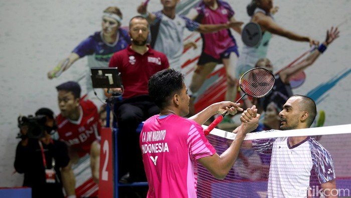 Aksi Chico Kalahkan Wakil India di Indonesia Masters 2022 Pebulutangkis tunggal putra Indonesia Chico Aura Dwi Wardoyo taklukkan wakil India di babak 32 besar Indonesia Masters 2022. Chico menang dua gim langsung.