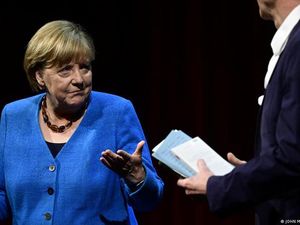 Angela Merkel Berbicara tentang Ukraina, Putin dan Warisannya