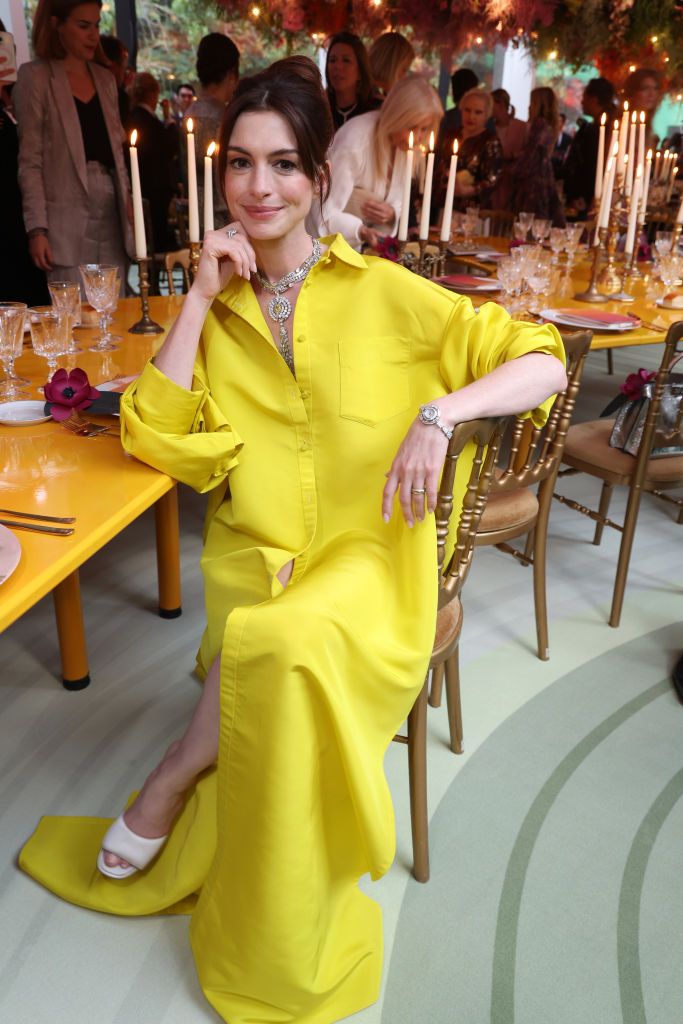 PARIS, FRANCE - JUNE 06: Anne Hataway attends BVLGARI EDEN THE GARDEN OF WONDERS on June 06, 2022 in Paris, France. (Photo by Daniele Venturelli/Getty Images for Bulgari)