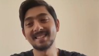 Jenggot dan kumis Arya Saloka itu bahkan tumbuh begitu tebal. (Foto: Instagram @arya.saloka)