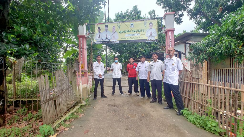 Banjir di Desa Tanjung Burung, Kecamatan Teluknaga, Kabupaten Tangerang, telah surut. BPBD Kabupaten Tangerang menyerahkan bantuan logistik kepada warga. (dok BPBD Kabupaten Tangerang)
