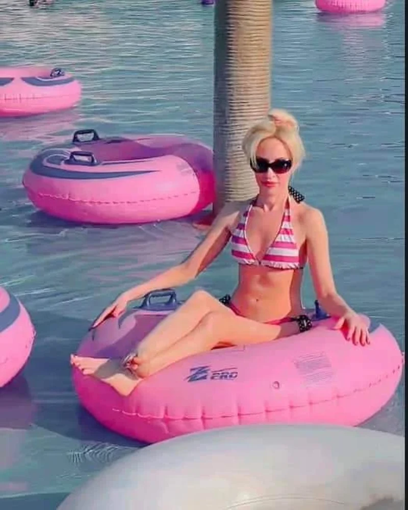 Deretan foto menjebak mata