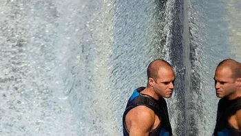 Seperti berada di atas gedung berkaca. Foto: reddit.com/confusing_perspective